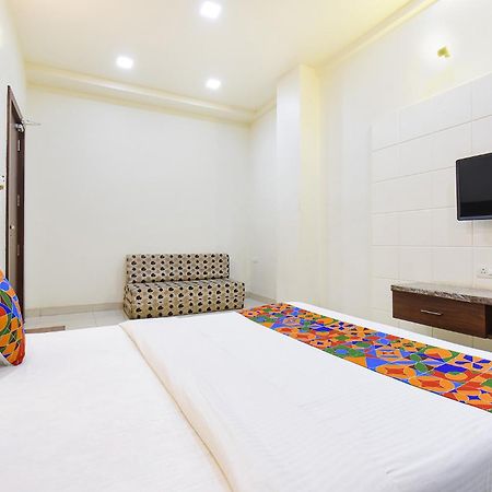 Fabhotel Royal Suits - Nr Mahadji Shinde Chhatri Mundhva Buitenkant foto