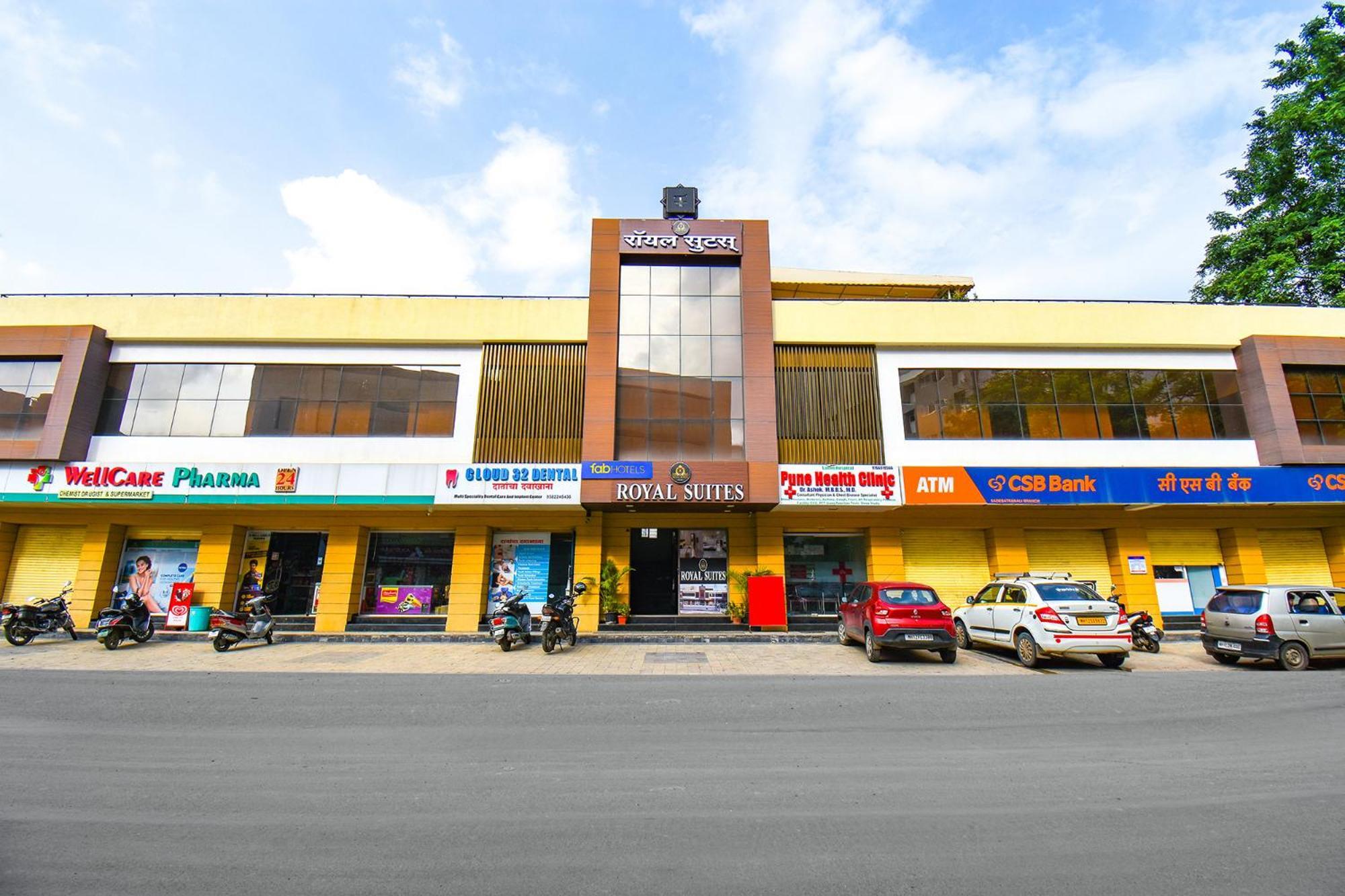 Fabhotel Royal Suits - Nr Mahadji Shinde Chhatri Mundhva Buitenkant foto